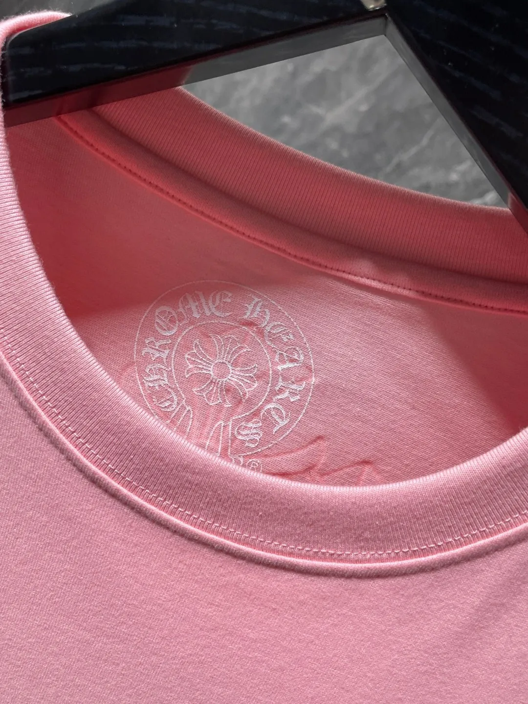 P140 ✨New arrival✨ Chrome Hearts 25ss High gram weight environmentally friendly high-quality top fabric 260g~270g Chrome classic phantom cross group red horse short sleeves Imported environmentally friendly glue printing and dyeing Counter synchronization 1:1 replica version 🌈Recommended colors: black white pink 🌈 Size: S, M, L, XL